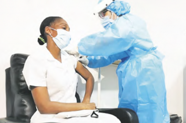 Enfermera chocoana fue la primera en recibir la vacuna contra la Covid-19 en Santa Marta