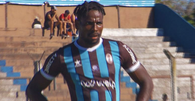 Futbolista de  Juradó, Chocó,  ascendió a la C de Argentina